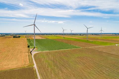 Tyrimas: Lietuvos gyventojai labiausiai nori vėjo ir saulės energetikos plėtros
